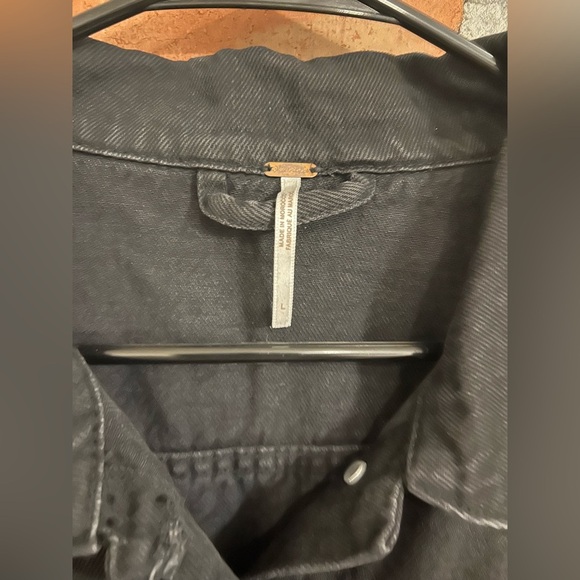 Free People Rumors Black Denim Jacket Size Large - Picture 5 of 9